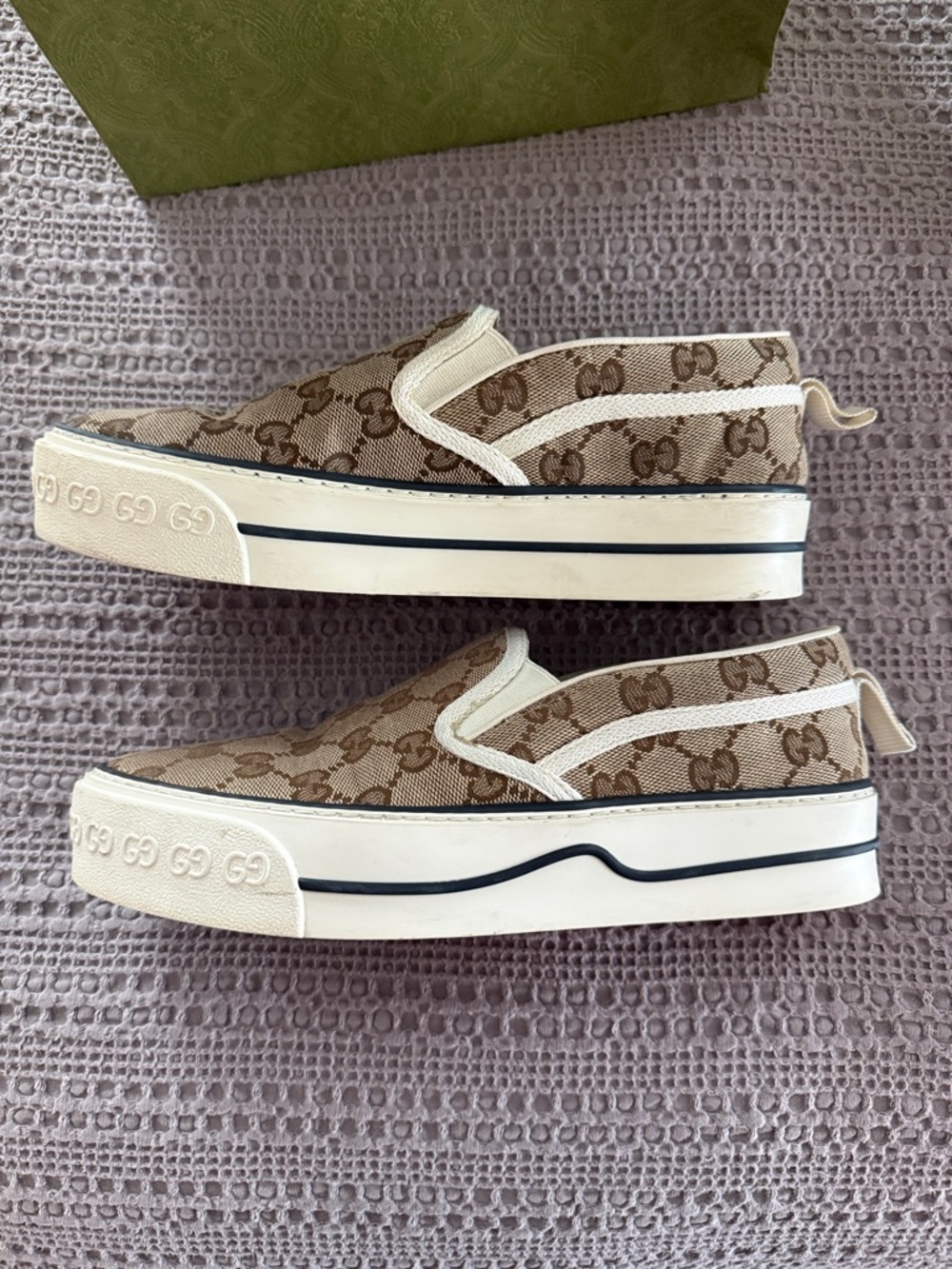 Gucci Tennis 1977 slip-on sneakers in beige and ebony GG canvas. - Picture 3 of 9